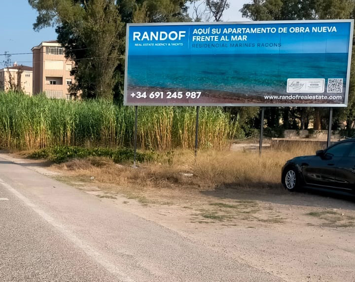 Valla publicitaria instalada en Alicante 03